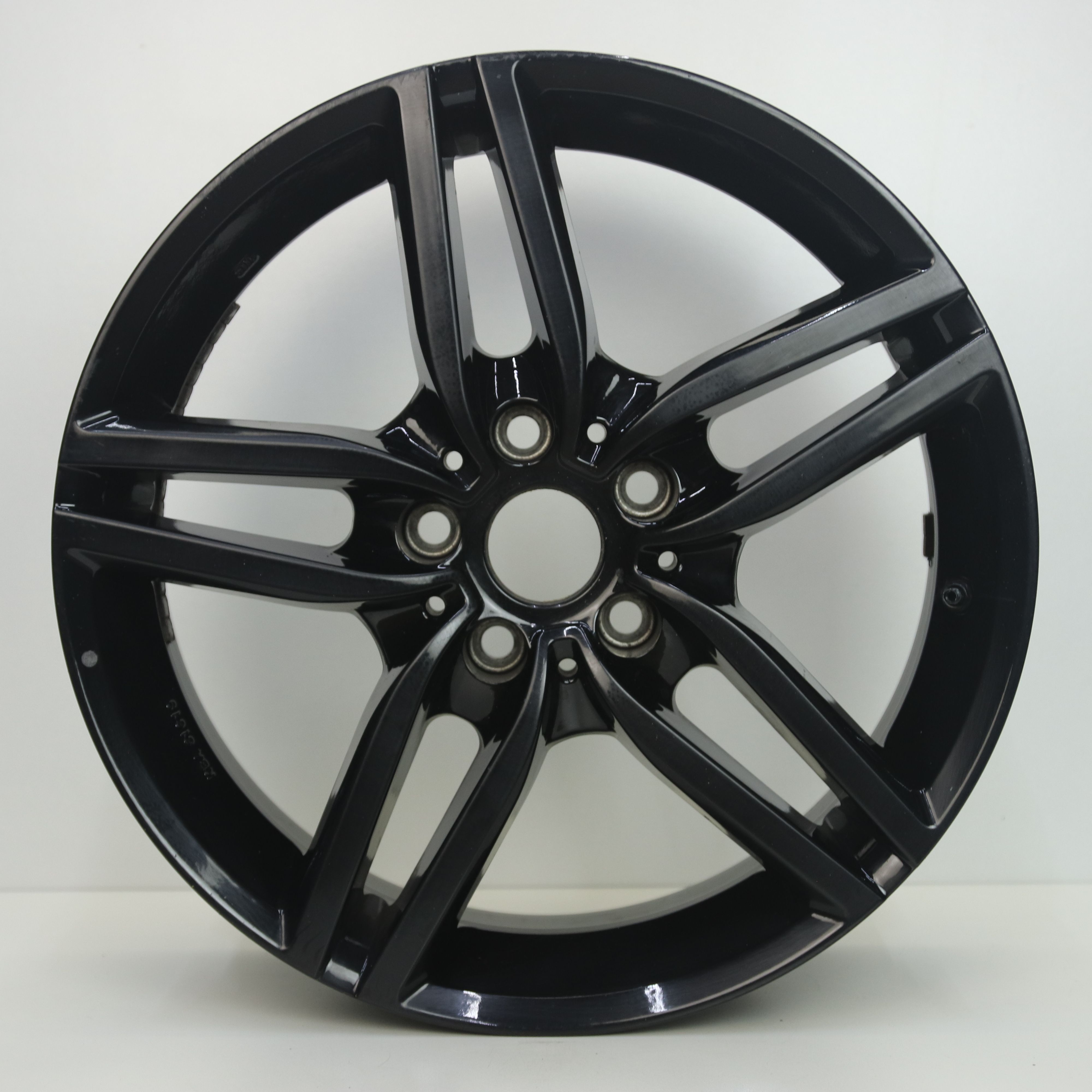OS1006976 Set 17 inch lichtmetalen Autec velgen 7.50X17 5X112 ET27.0 NB66.60 Zwart