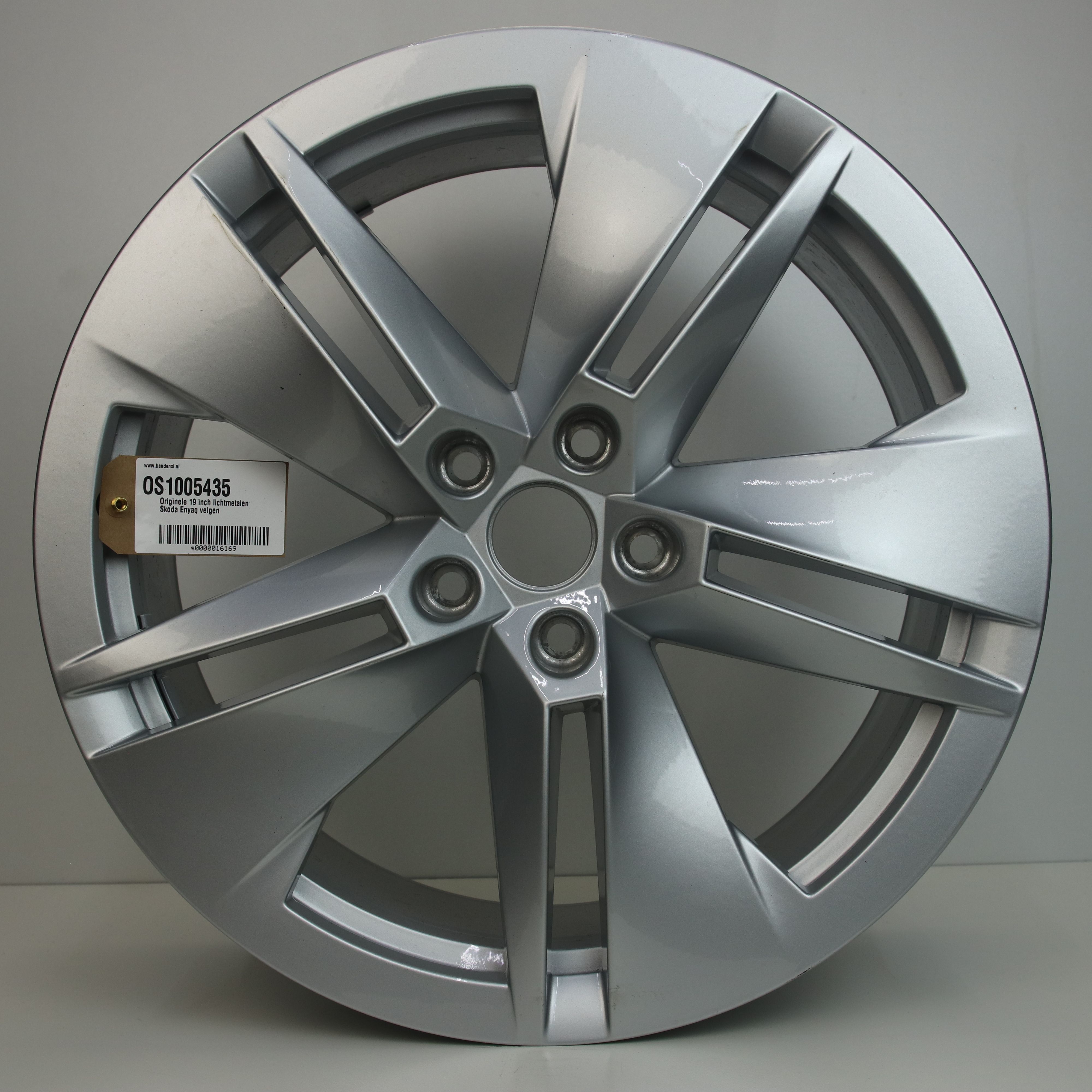 OS1005435 Originele 19 inch lichtmetalen Skoda Enyaq velgen 8.00X19 5X112 ET45.0 NB57.10 Zilver