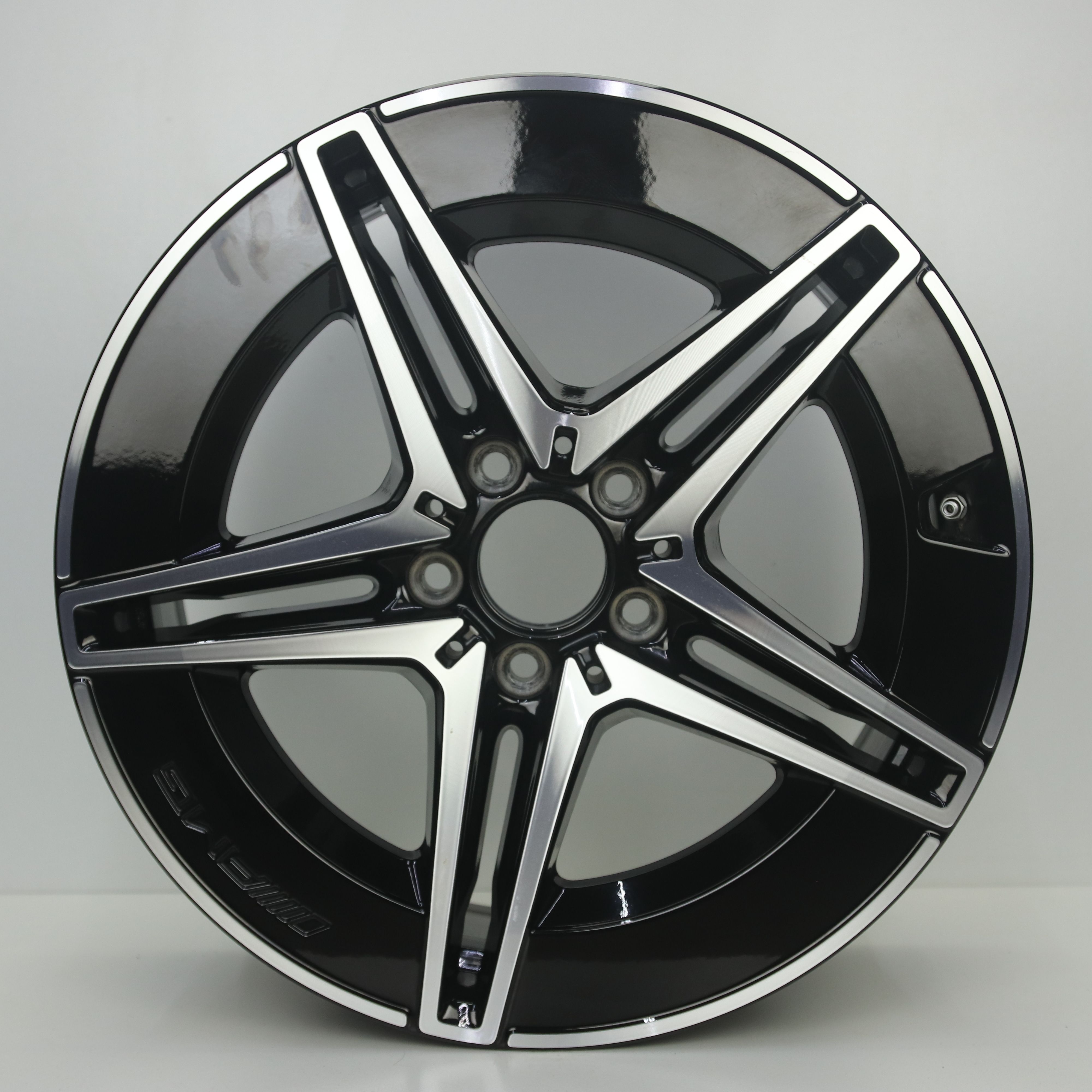 OS1007595 Originele 18 inch lichtmetalen Mercedes-Benz C-klasse AMG velgen (Breedset) 7.50X18 5X112 ET40.0 NB66.60 Zwart gepolijst