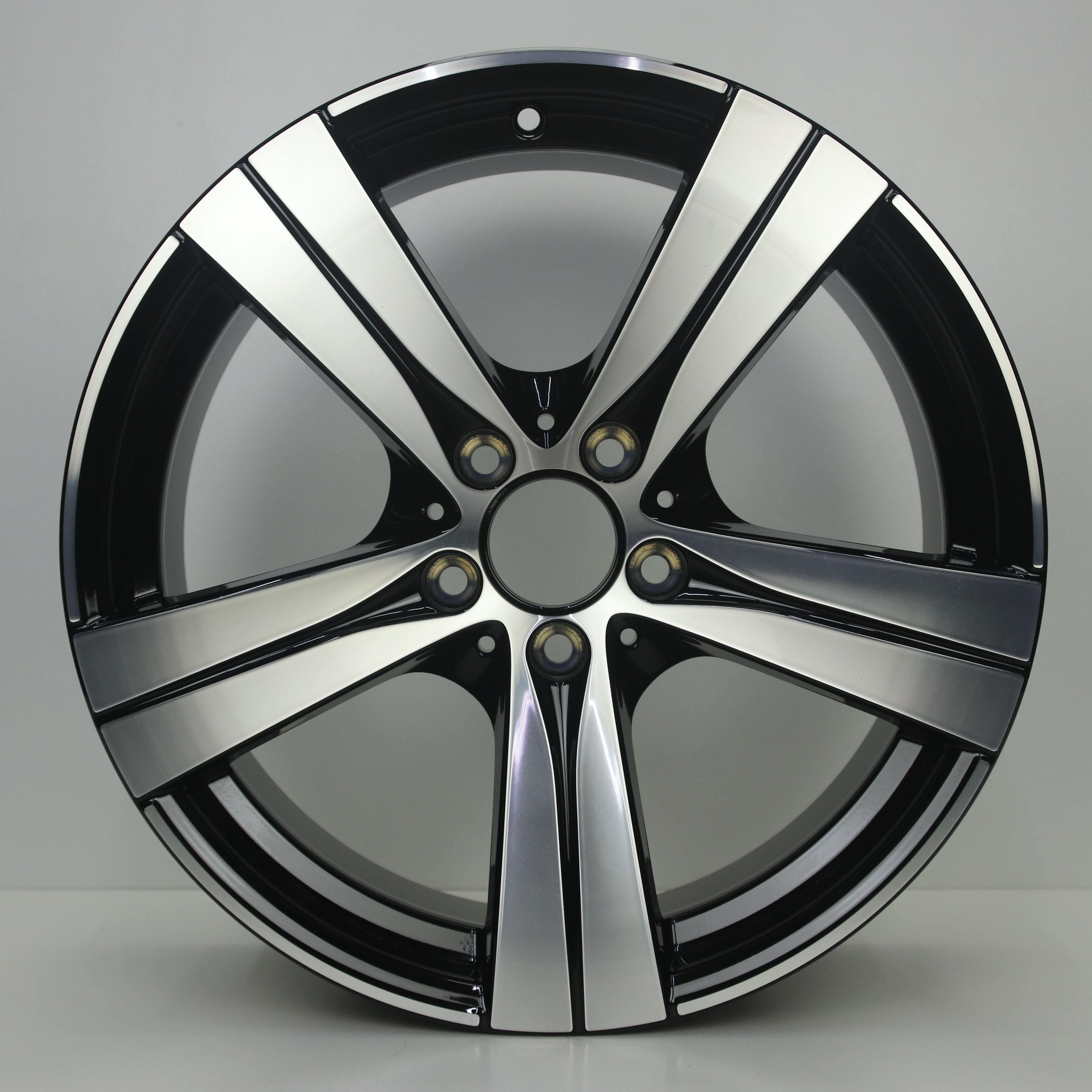 OS1007712 Originele 18 inch lichtmetalen Mercedes-Benz C-klasse velgen (Breedset) 7.50X18 5X112 ET40.0 NB66.60 Zwart gepolijst