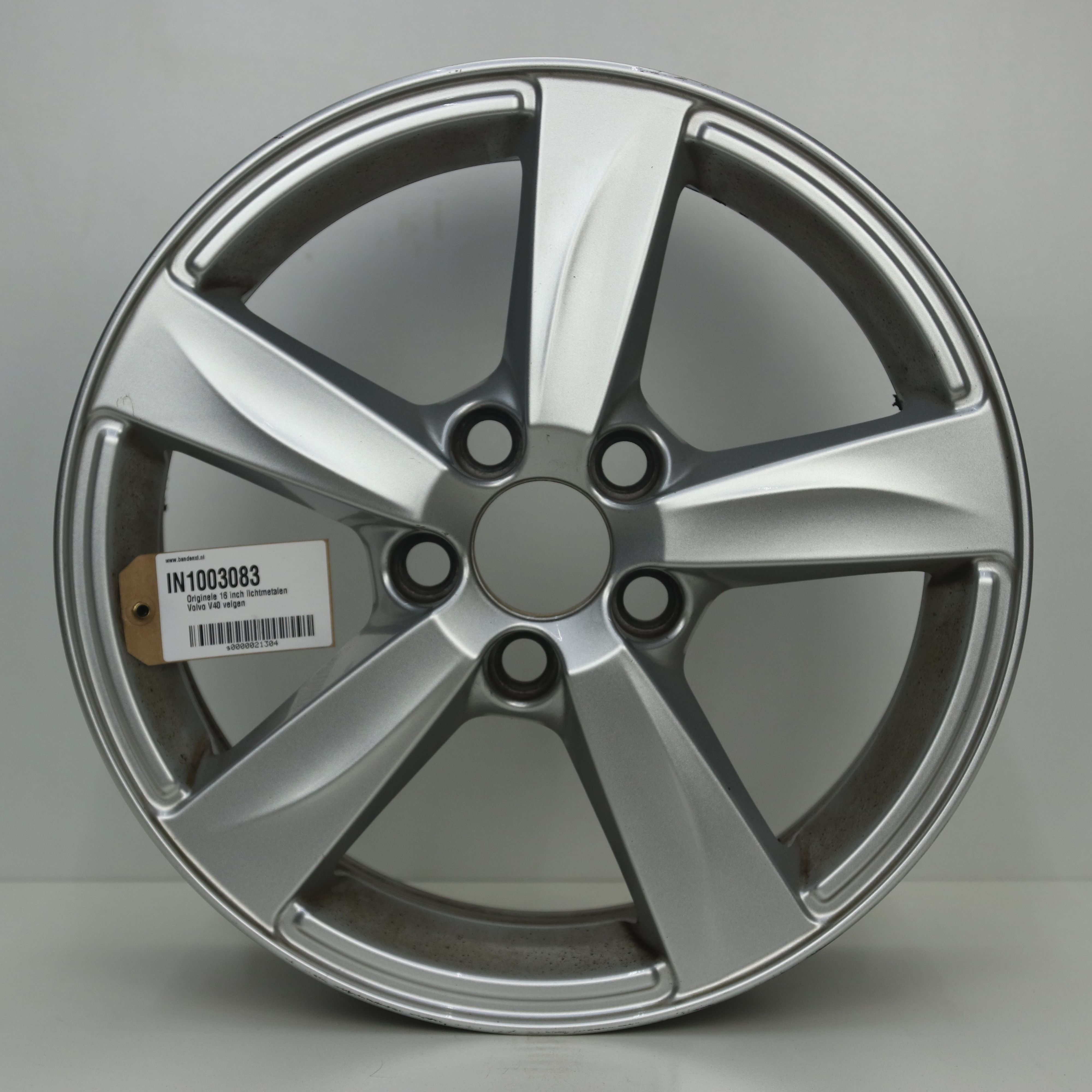 IN1003083 Originele 16 inch lichtmetalen Volvo V40 velgen 7.00X16 5X108 ET50.0 NB63.40 Zilver