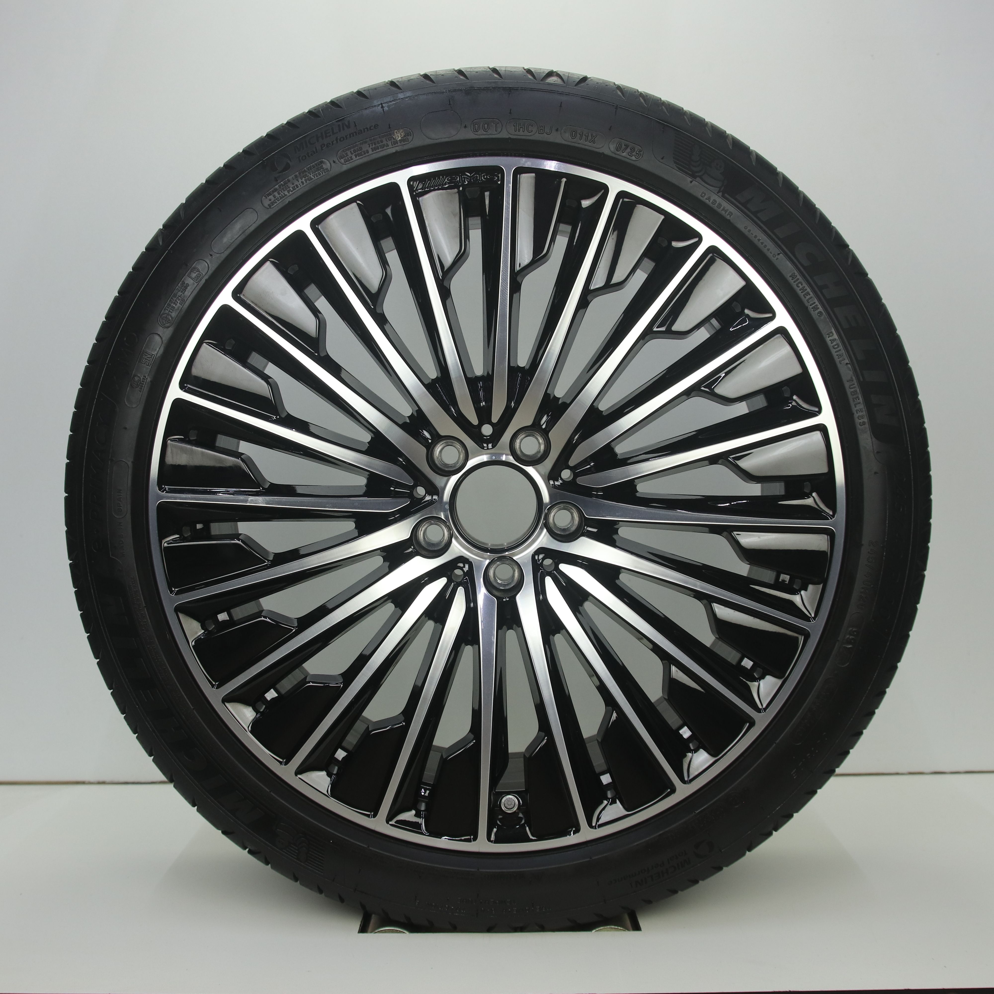 OS1007697 Originele 20 inch lichtmetalen Mercedes-Benz E-klasse AMG velgen (Breedset) 8.50X20 5X112 ET35.5 NB66.60 Zwart gepolijst