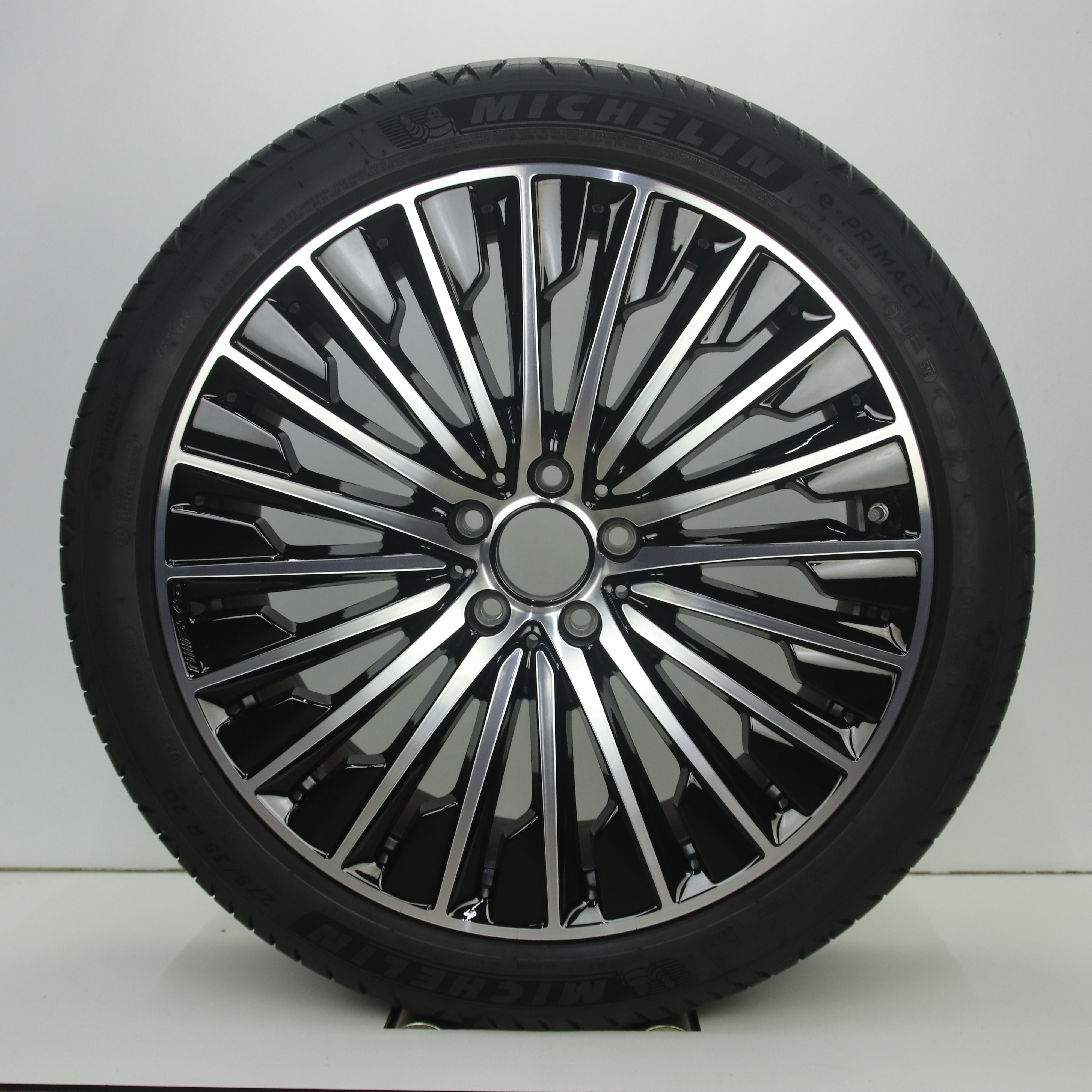 IN1003100 Originele 20 inch lichtmetalen Mercedes-Benz E-klasse AMG velgen (Breedset) 8.50X20 5X112 ET35.5 NB66.60 Zwart gepolijst