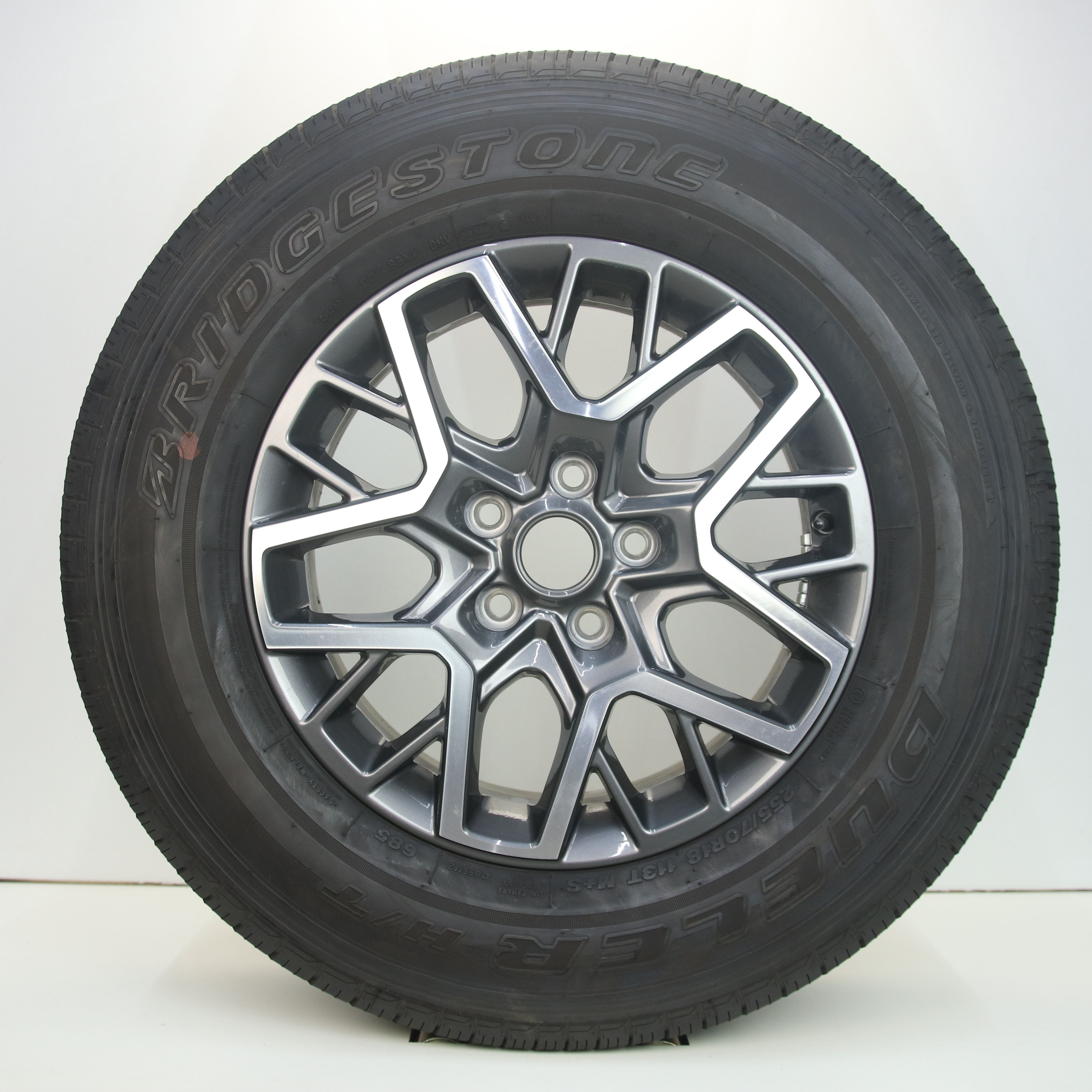 OSC1000881 Originele 18 inch lichtmetalen Jeep Wrangler velgen 7.50X18 5X127 ET44.5 NB71.50 Antraciet gepolijst