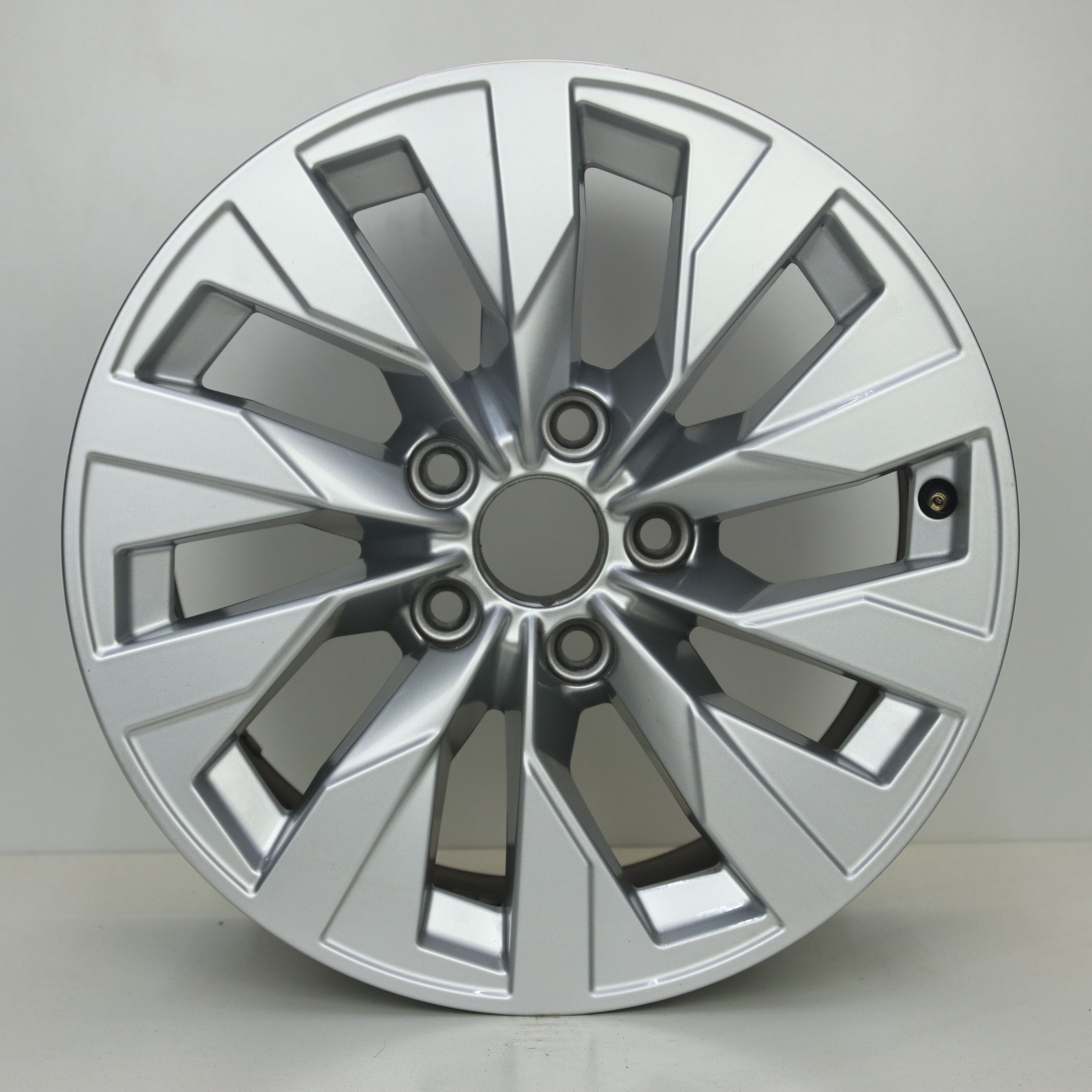 IN1003067 Originele 16 inch lichtmetalen Audi A3 velgen 7.50X16 5X112 ET43.0 NB57.10 Zilver