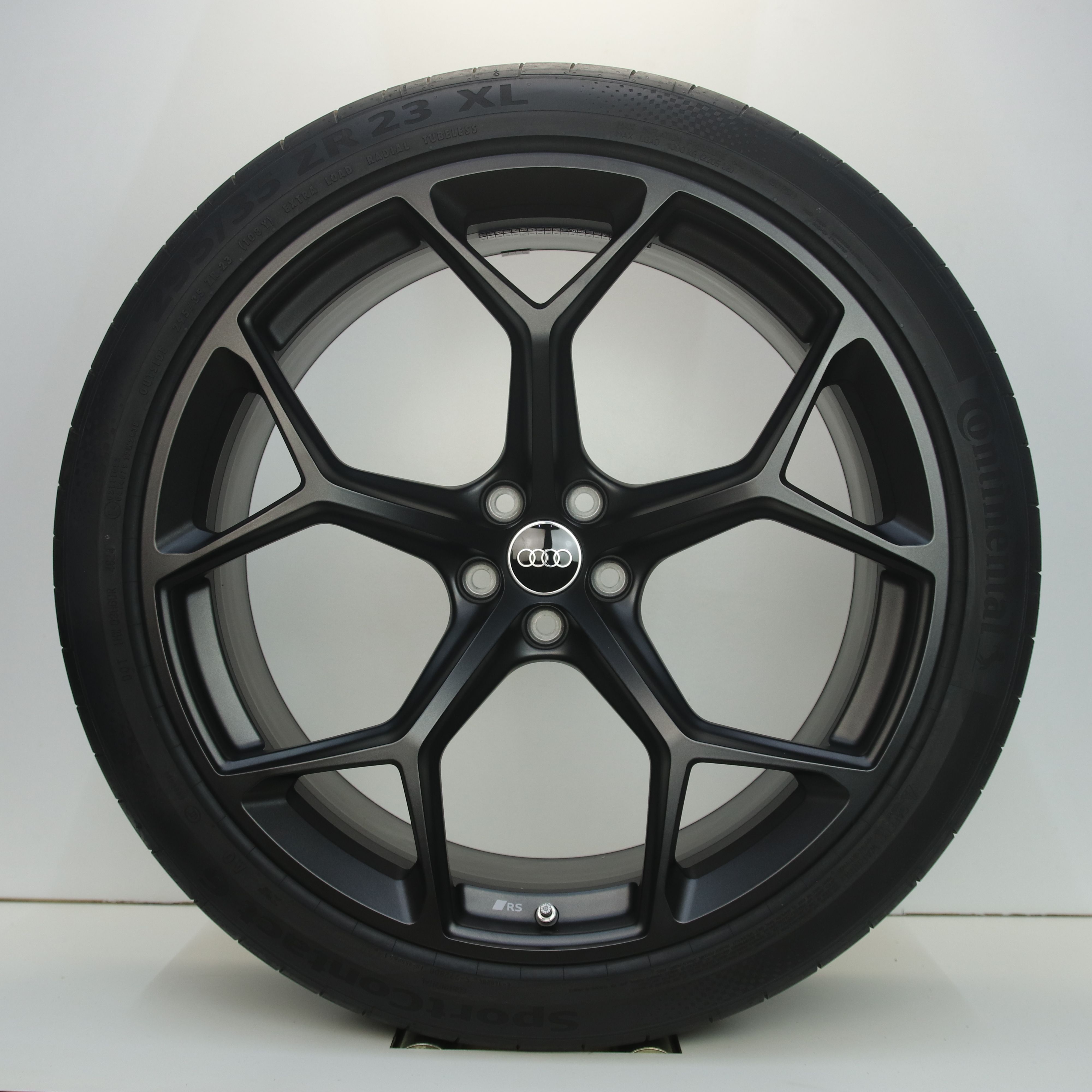IN1003024 Originele 23 inch lichtmetalen Audi RS Q8 velgen 10.50X23 5X112 ET18.0 NB66.60 Mat zwart