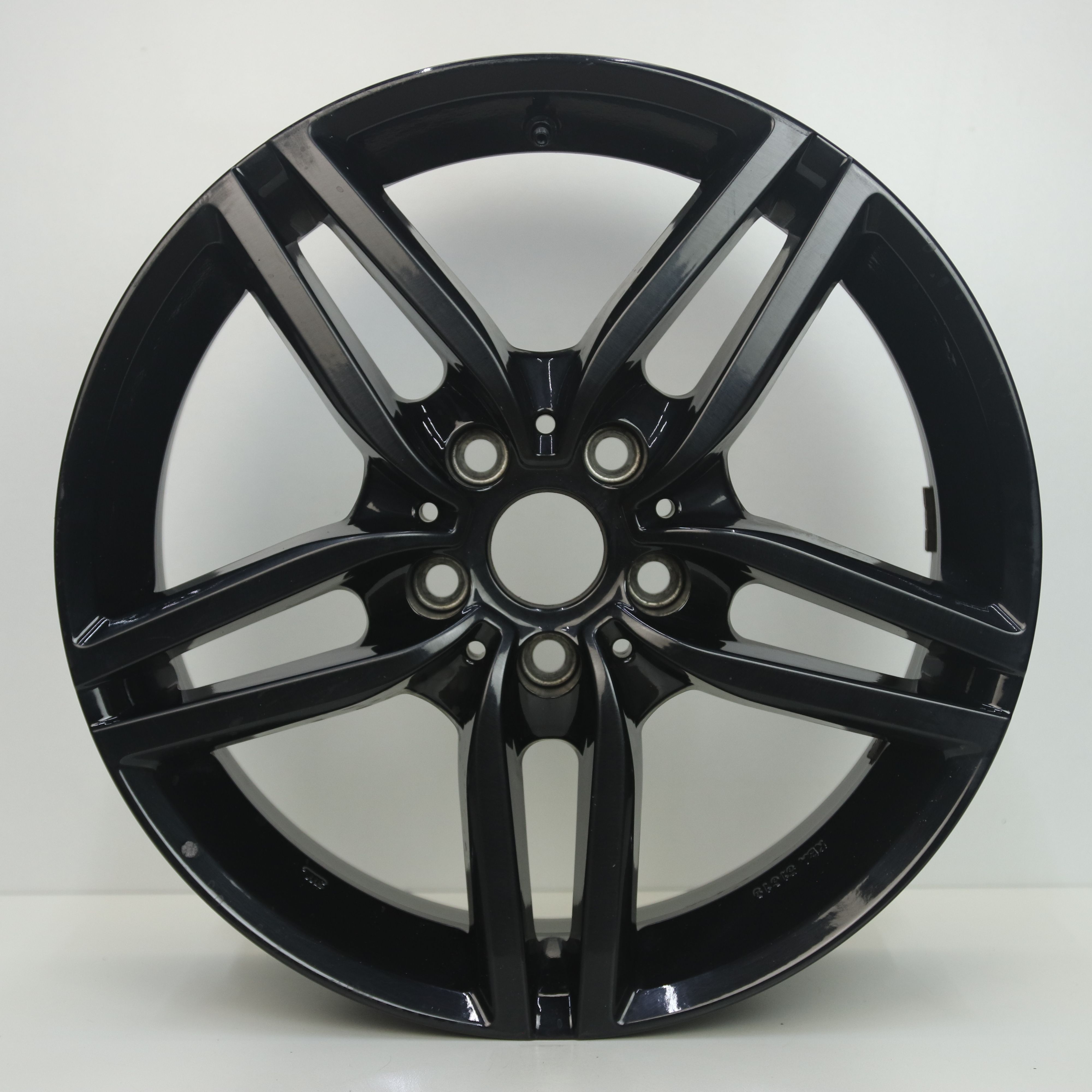 OS1006976 Set 17 inch lichtmetalen Autec velgen 7.50X17 5X112 ET27.0 NB66.60 Zwart