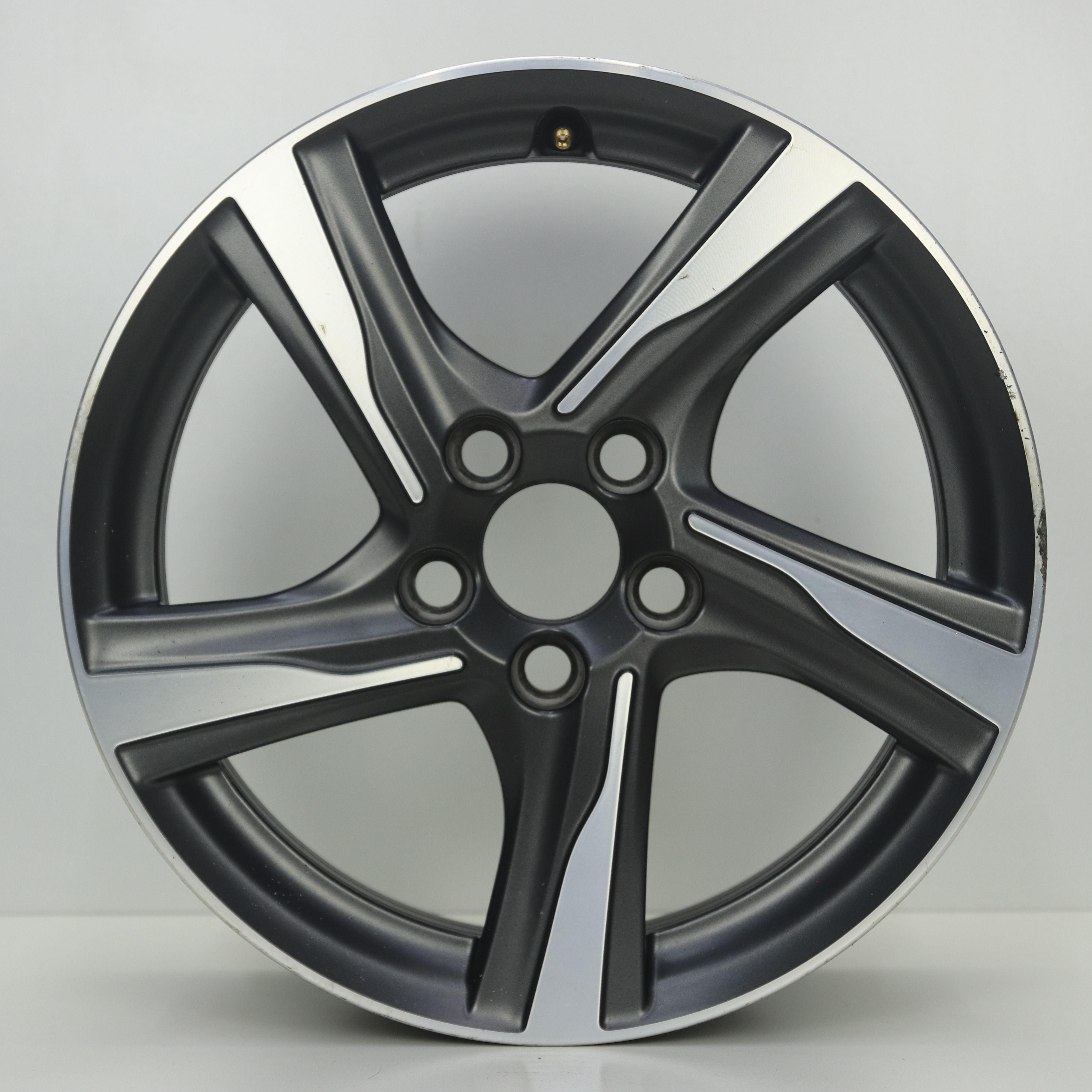 OS1007706 Originele 16 inch lichtmetalen Volvo V40 velgen 7.00X16 5X108 ET50.0 NB63.40 Antraciet Gepolijst