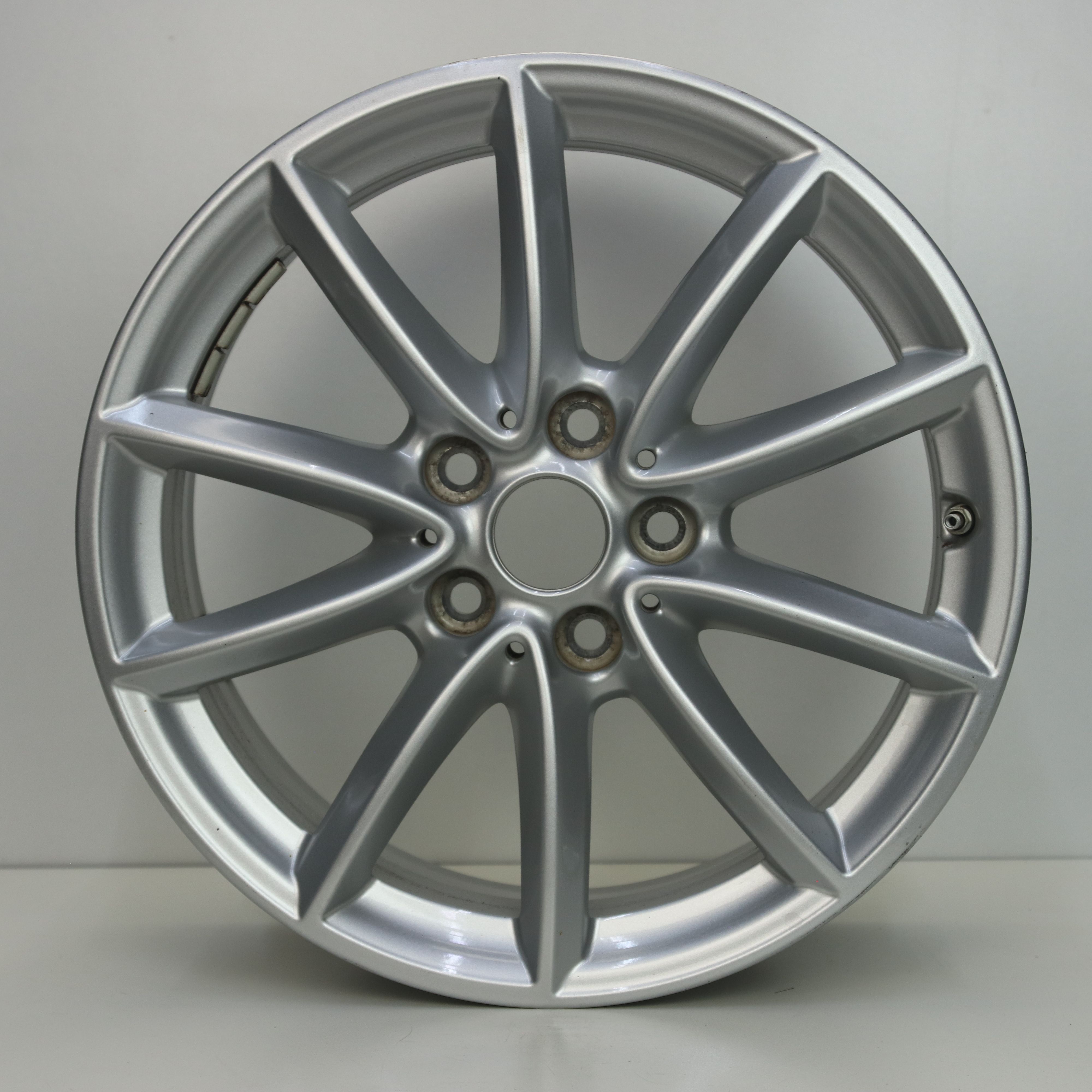 OS1007204 Originele 17 inch lichtmetalen BMW X1 styling 560 velgen 7.50X17 5X112 ET52.0 NB66.60 Zilver