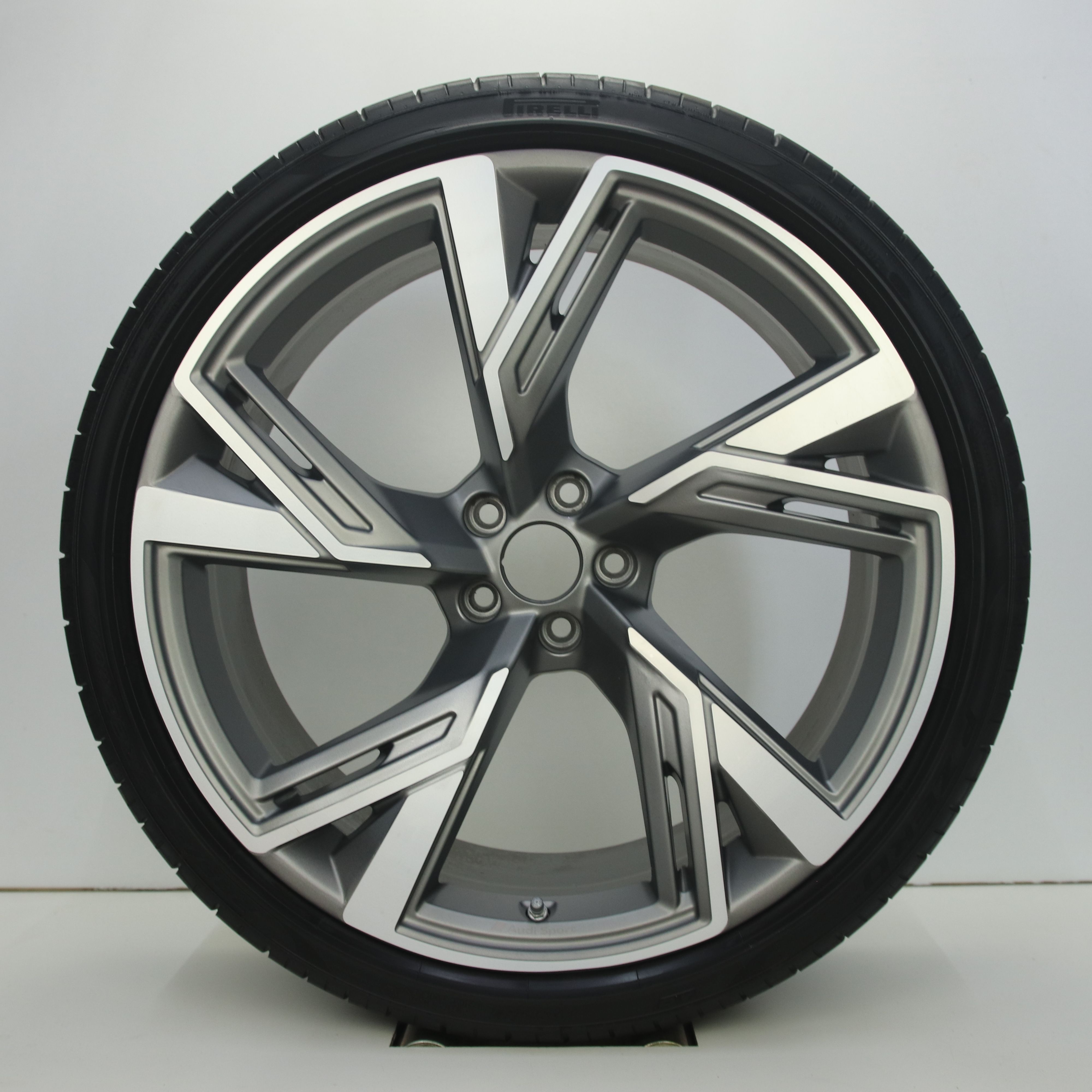 OS1007881 Originele 22 inch lichtmetalen Audi RS6 velgen 10.50X22 5X112 ET19.0 NB66.60 Antraciet gepolijst
